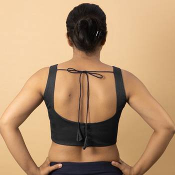 BLACK PLAIN SILK SILK SWEET HEART NECK BLOUSE 4