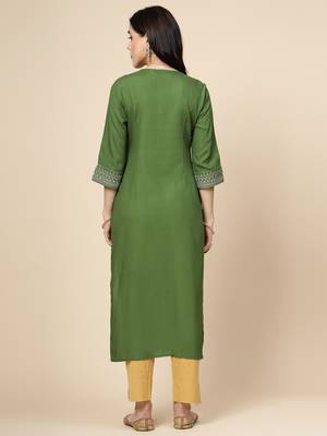 Women green  color embroidery staright kurta 3