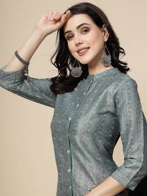 Women grey color printed staright kurta 4