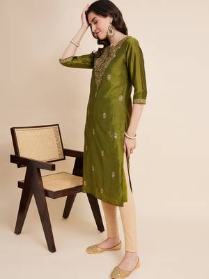 Women green color embroidery staright kurta 2