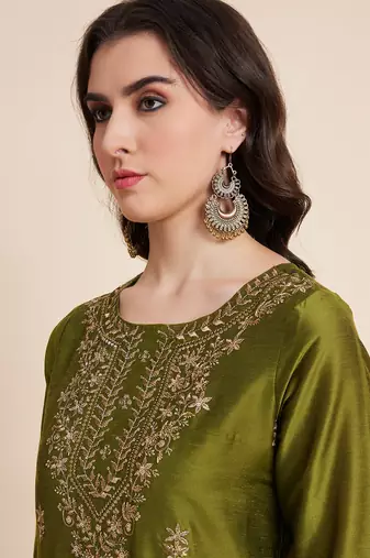 Women green color embroidery staright kurta