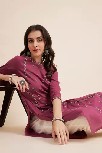 Women mauve color embroidery staright kurta