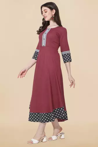 Maroon cotton solid round neck 3/4 sleeve anarkali pattern kurta for women