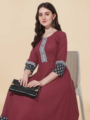 Maroon cotton solid round neck 3/4 sleeve anarkali pattern kurta for women 3