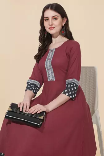Maroon cotton solid round neck 3/4 sleeve anarkali pattern kurta for women