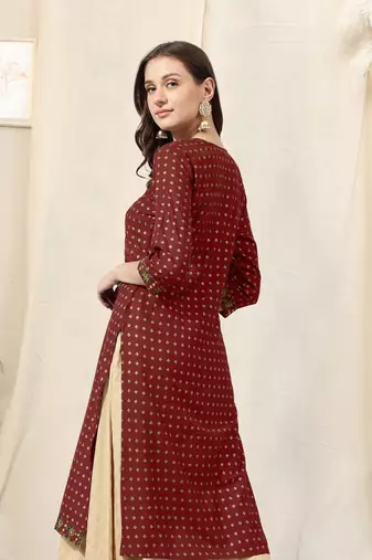 Maroon rayon jaipuri foil print mirror embroidery round neck 3/4 sleeve calf length straight fit kurta for women