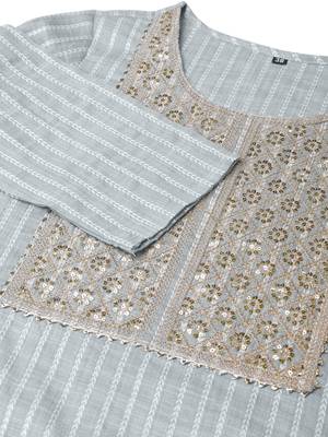 Grey white cotton blend woven zari sequins embroidery gotta patti kurta for women 5