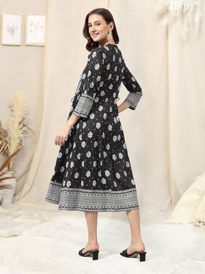 Black white rayon jaipuri print foil print mirror work mandarin collar tassel kurta for women 3