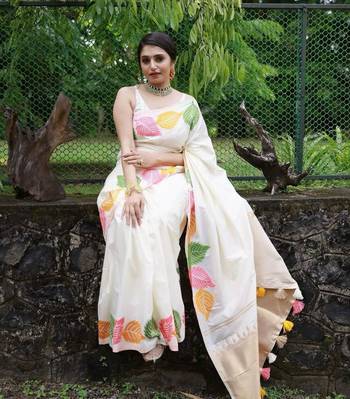  White Color Silk Blend Sarees With Blouse 2
