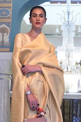 Cream Kumbhi silk bland Kanjivaram style festive wear zari border saree with Blouse 2