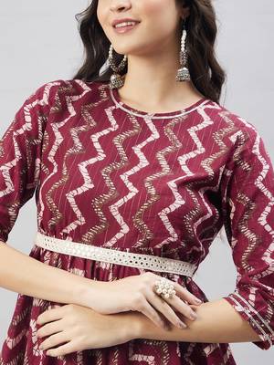 Winered woman maroon chevron print self belt sharara set 4