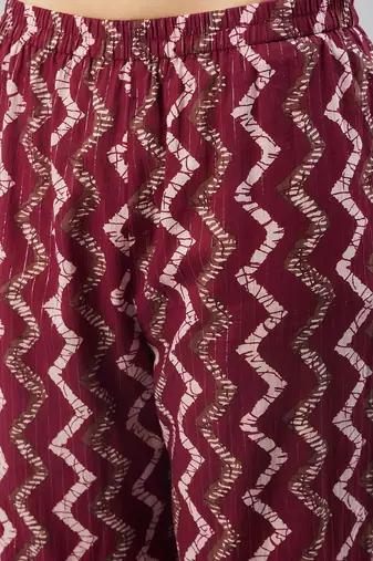 Winered woman maroon chevron print self belt sharara set