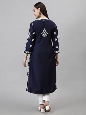 hand embroidered navy blue muslin lucknowi chikan kurta 2