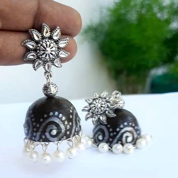 Quilled jhumkas with oxidized stud earrings1 2