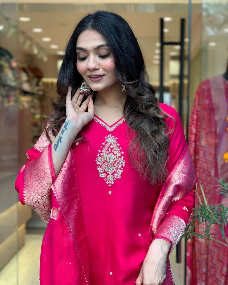 Pink Chanderi Fabric Embroidered work Straight cut Kurta Pant and Dupatta Set