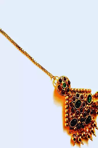 Runjhun golden designer maangtikka for women & girls (style material polki)
