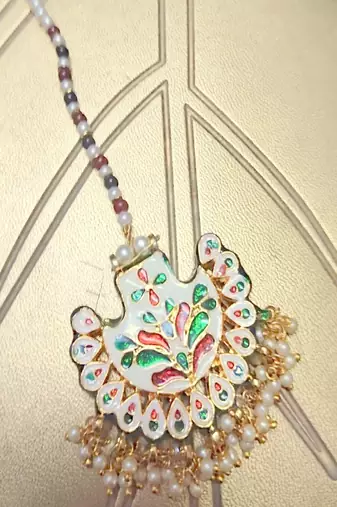 Runjhun traditional meenakari floral kundan maang tikka