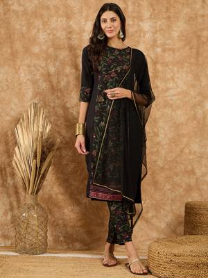 Ziyaa women's black crepe kurta, pant and dupatta set 1
