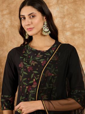 Ziyaa women's black crepe kurta, pant and dupatta set 4