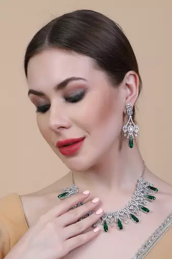 Silver plated green sparkling ad necklace and long earrings set
