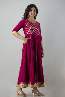 women rayon embroidered printed kurta in magenta 4