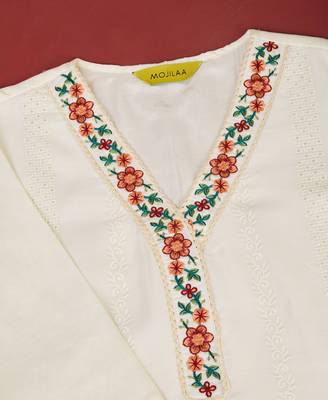  off-white chanderi silk bored schiffli embroidered chikankari kurta with pant & dupatta 5