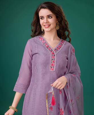 lavender chanderi silk bored schiffli embroidered chikankari kurta with pant & dupatta 3