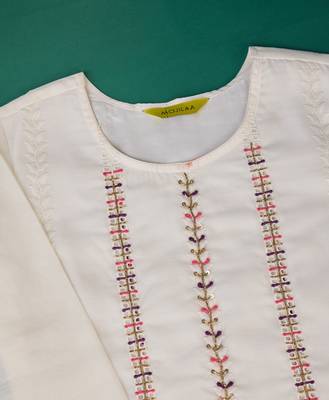  off-white chanderi silk bored schiffli embroidered chikankari kurta with pant & dupatta 5