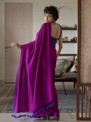 Suta magenta solid cotton blend solid woven saree 2