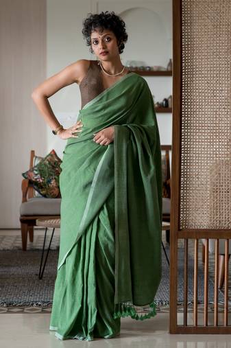 Suta Green Solid Cotton Blend Solid Woven Saree Without Blouse