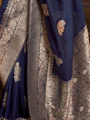 Navy-Blue Woven Georgette Event Wear Saree With Blouse For Women  4