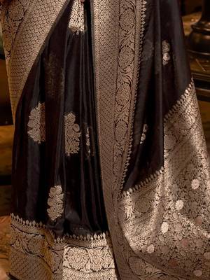 Black Woven Georgette Event Wear Saree With Blouse For Women  4