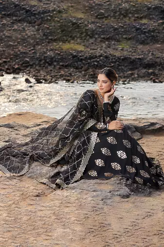 Ethnovog Ready To Wear Black Embroidered Lehenga With Organza Dupatta