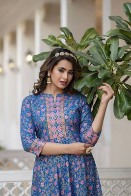 Women rayon printed anarkali kurta 4