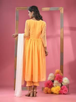 Yellow embellished gathered georgette suit set with dupatta 3