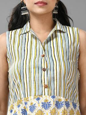 White cotton kurta & pant set with floral print & stripes 4