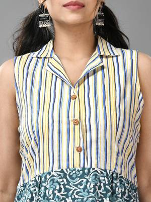 White & teal cotton kurta-pant set with floral print & stripes 4