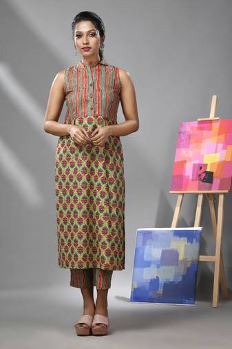 Green cotton kurta-pant set with ethnic print & stripes