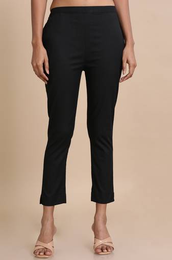 Hassu's women black cotton solid slim fit ankle length pants