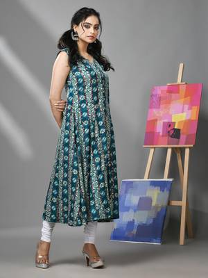 Teal rayon kurta with ethnic prints 3