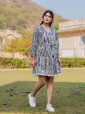 Black and white pure cotton tie dye less border tassels were dress 2
