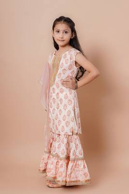 Girls multicolour floral print kurta & sharara set in cotton 3
