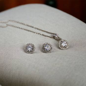 playful rhodium locket set with star charm 1