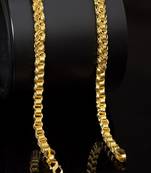 Textured chain with s-hook closure