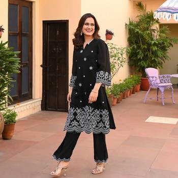 Aaryahi women rayon black printed straight kurta with pant set 3
