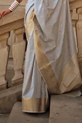 Grey Khadi Silk Handloom Weaving Saree With Blouse For Women 4