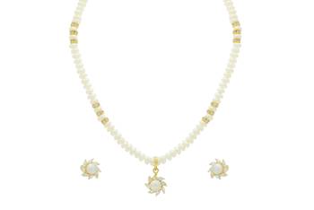 Natural Fresh Water Pearls Necklace Set 1