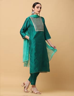 Green kosa silk solid & embroidred work straight kurta pant with dupatta (set of 3) 3