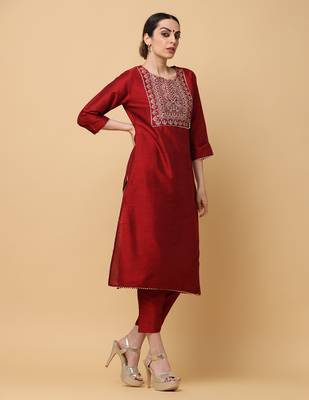 Mahroon kosa silk solid & embroidred work straight kurta pant with dupatta (set of 3) 3