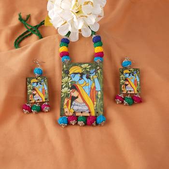 Warli painting faces pendant with multi color and cotton bead adjustable thread necklace set for women and girls. 2